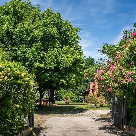 Alloggio per agriturismo San Bartolomeo *